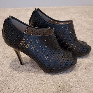 Ann Taylor laced leather bootie